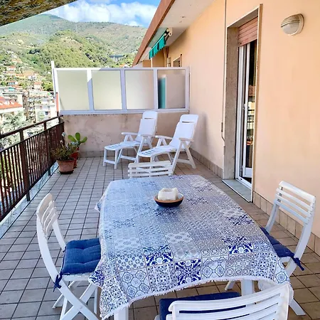 Attico Con Terrazza